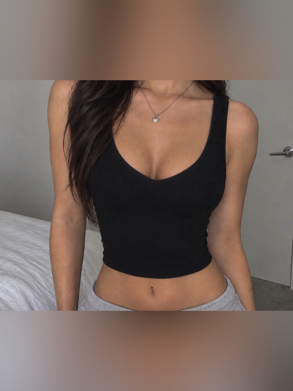 Black V-Neck Athletic Wear Yoga Pilates Crop Tank Top - Women